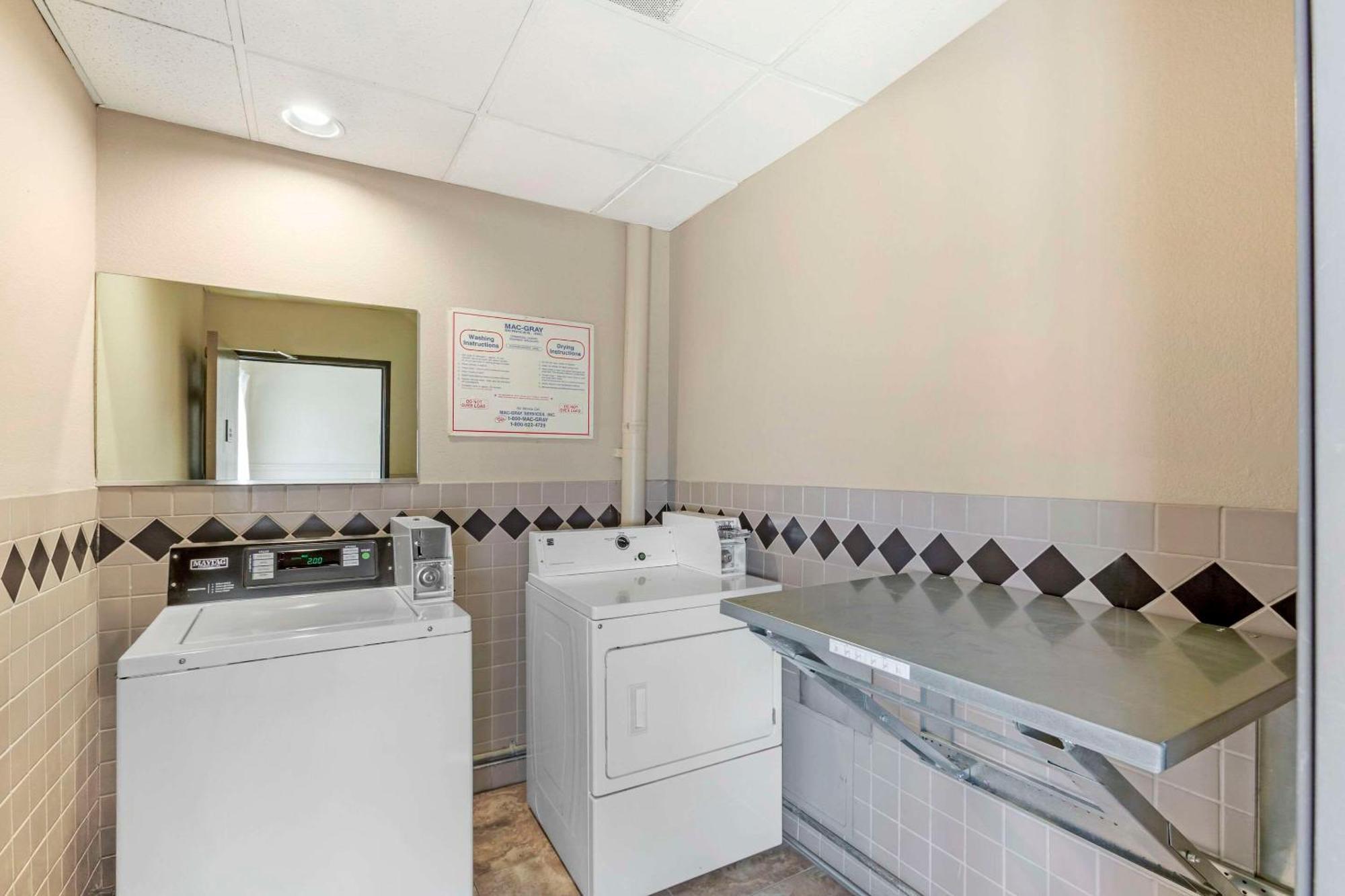 Comfort Inn West Phoenix At 27Th Ave And I-I0 Exteriör bild
