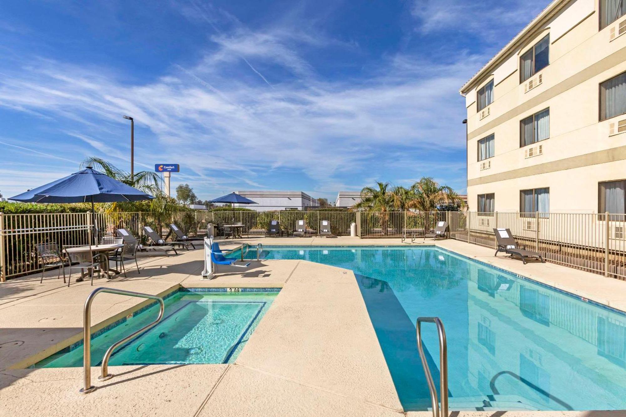 Comfort Inn West Phoenix At 27Th Ave And I-I0 Exteriör bild
